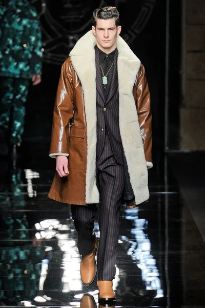 Look 35